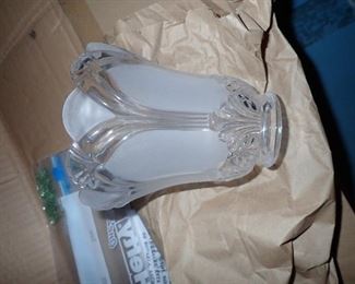 VTG LAMP SHADE GLASS