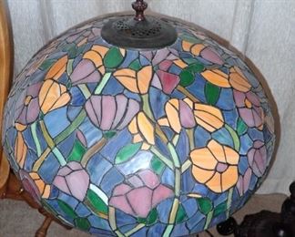 STAINED GLASS LAMP