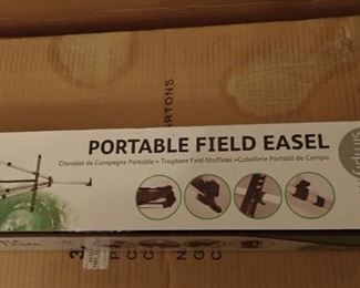 PORTABLE FIELD EASEL