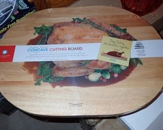 CONCAVE WOOD CUTTING BOARD