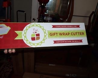GIFT WRAP CUTTER