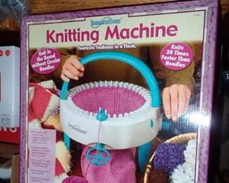 KNITTING MACHINE