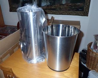 BATHROOM ACCESSORIES