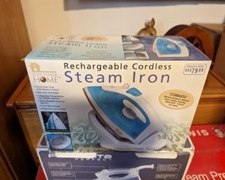 RECHARGEABLE CORDLESS STEAM IRON