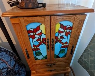 OAK 2 DR CABINET WITH STAINED GLASS DOORS