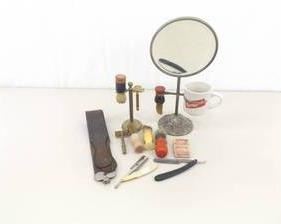 Lot of Vintage Shaving Items, Razors, Blades, Gillette, etc.