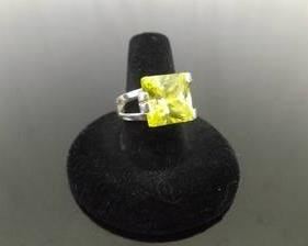 .925 Sterling Silver Square Cut Peridot Crystal Ring Size 8.5