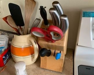 kitchen utensils 
