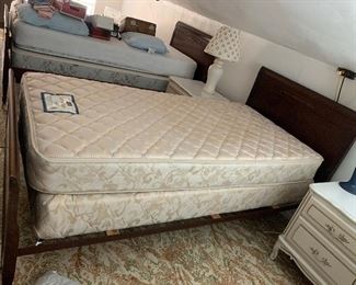 matching vintage twin bed frames