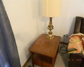 end table/lamp
