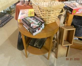 end table/decor