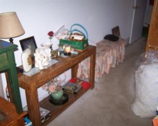 CONSOLE TABLE, BENCH & MISC.