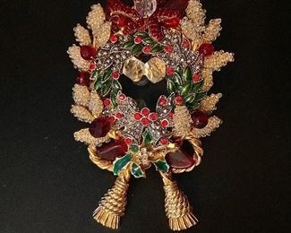 Stanley Hagler Christmas Wreath Brooch Pin