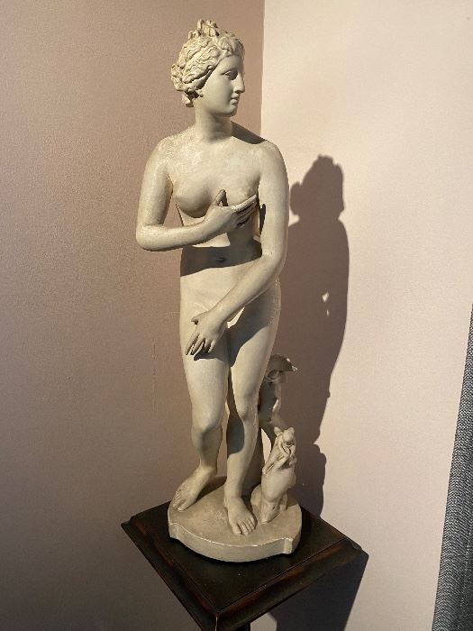 P. P. Caproni & Bros. 1902-1911 "Venus de' Medici" perfect original condition...26" tall 10" base.  Last artisan to use original molds from European and Asian Museums.
