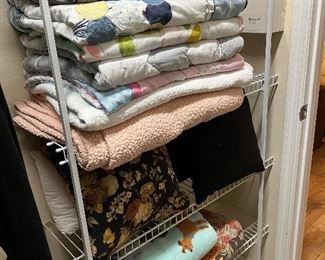 Blankets & quilts