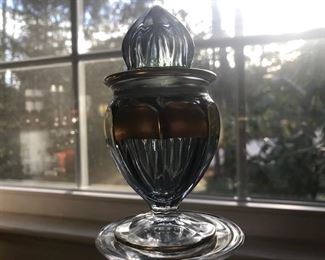 Heisey  purple Alexandrite urn