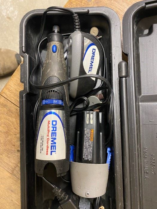 Dremel tool for small wood or metal grinding or shaping, excellent condition . With case.