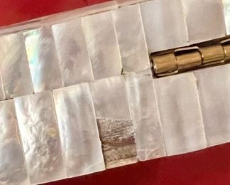 detail - please note the missing piece