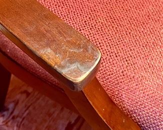 please note the mark on the arms