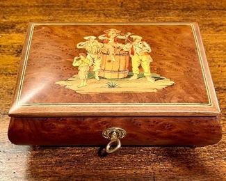 Item 134:  Inlaid Italian Music Box Playing "Torna A Surriento":  $75