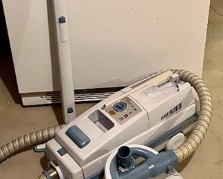 Item 195:  Electrolux Legacy Vacuum:  $275
