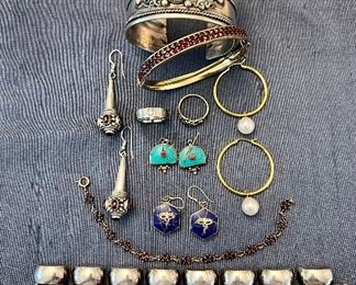 Lots of interesting jewelry!