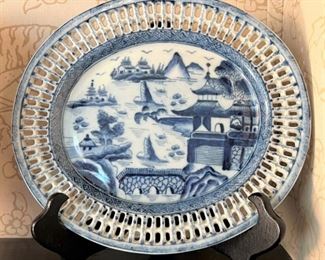 Chinese porcelain reticulated plate