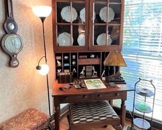 Antique secretary/hutch