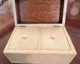 Agousti tea caddy