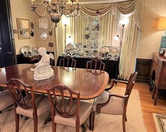 Inlaid, banded dinging room double pedestal table; (8) Prince of Wales dining room chairs