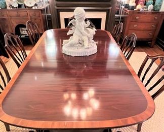 This dining room table is gorgeous!