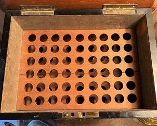 Cigar humidor