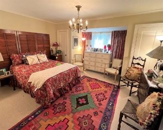 Queen bedroom with Vintage Kilim rug