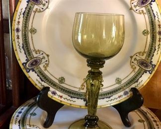 Royal Worchester English Porcelain, “Portia”. Set of 12 dinner plates.