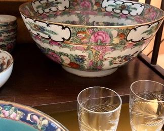 Famille Rose/Rose Medallion bowl.