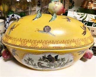 Vintage hand painted Wong Lee porcelain bowl. 