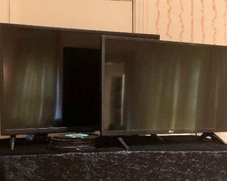 Insignia 32 inch LED HD TV. Tested/works, with remote LG LED TV 24 inch flatscreen works no remote