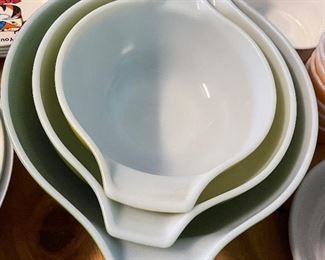 Pyrex - set of three.