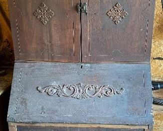 Vintage desk - great for shabby chic project.