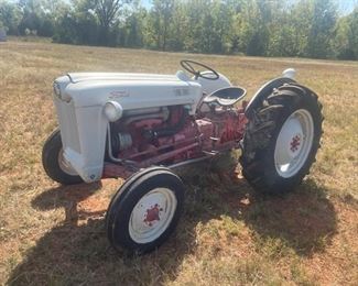FORD JUBILEE TRACTOR (GAS)