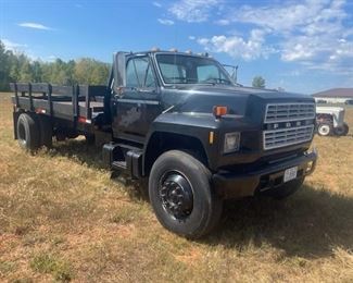 1989 FORD F800 TRUCK W/DIESEL & AIR BRAKES