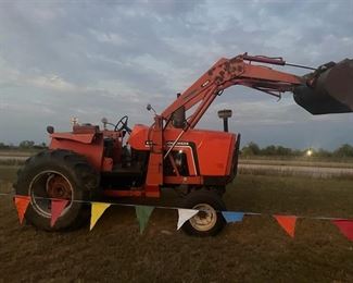 ALLIS CHALMERS 6070 TRACTOR W/LOADER (DIESEL)