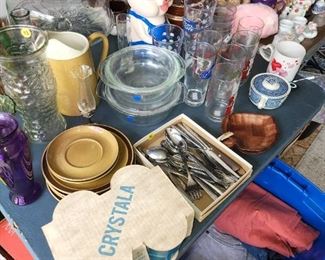 Vintage and new kitchenware 