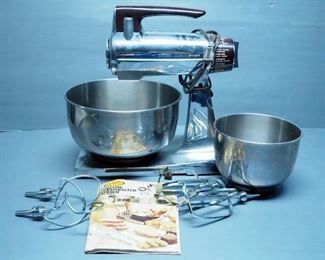 Vintage Sunbeam Deluxe MixMaster 12 Speed Stand Mixer, Model 100-86659, Includes 2 Bowls, 2 Beaters, And 2 Dough Hooks, Bromwell's Sifter, And More