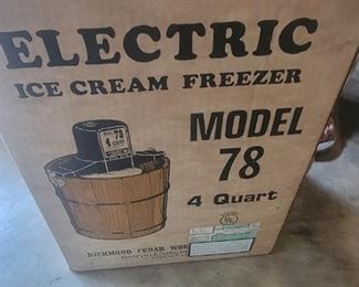 4 Quarts Model 78 Wood Barrel Ice Cream Maker like 