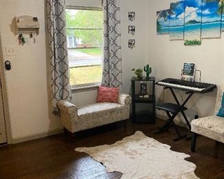 Cow rug $10
French script window chair with pillow $50
Electric Piano key board with chair and book $50
Beach canvas 5 pieces $30
2 Coffee tables on top of each other’s $20
Keratins and keratins hanger $10
French script Keys and mail hanger $10
3 wall Candles hangers $1/each