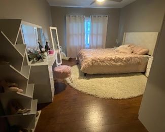 Dresser with large mirror and fluffy pink chair $100
Shoes hanger $40
Jewelry wardrobe with mirror $40