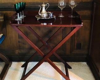 Bombay collapsible server