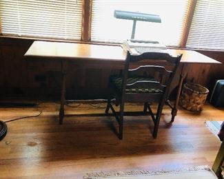 Maple sofa table with drop leaf ends /can be used as a desk.  5 ft 9 in x 20 in x 26 in high