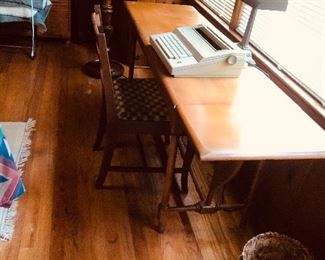 Maple sofa table with drop leaf ends /can be used as a desk.  5 ft 9 in x 20 in x 26 in high